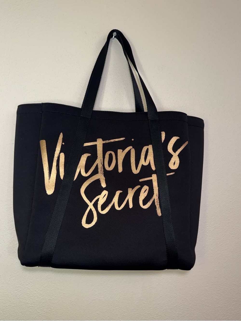 Victoria's Secret Beach Cooler Insulated Carry-All
Wine Tote Bag in Black - Picture 3 of 12